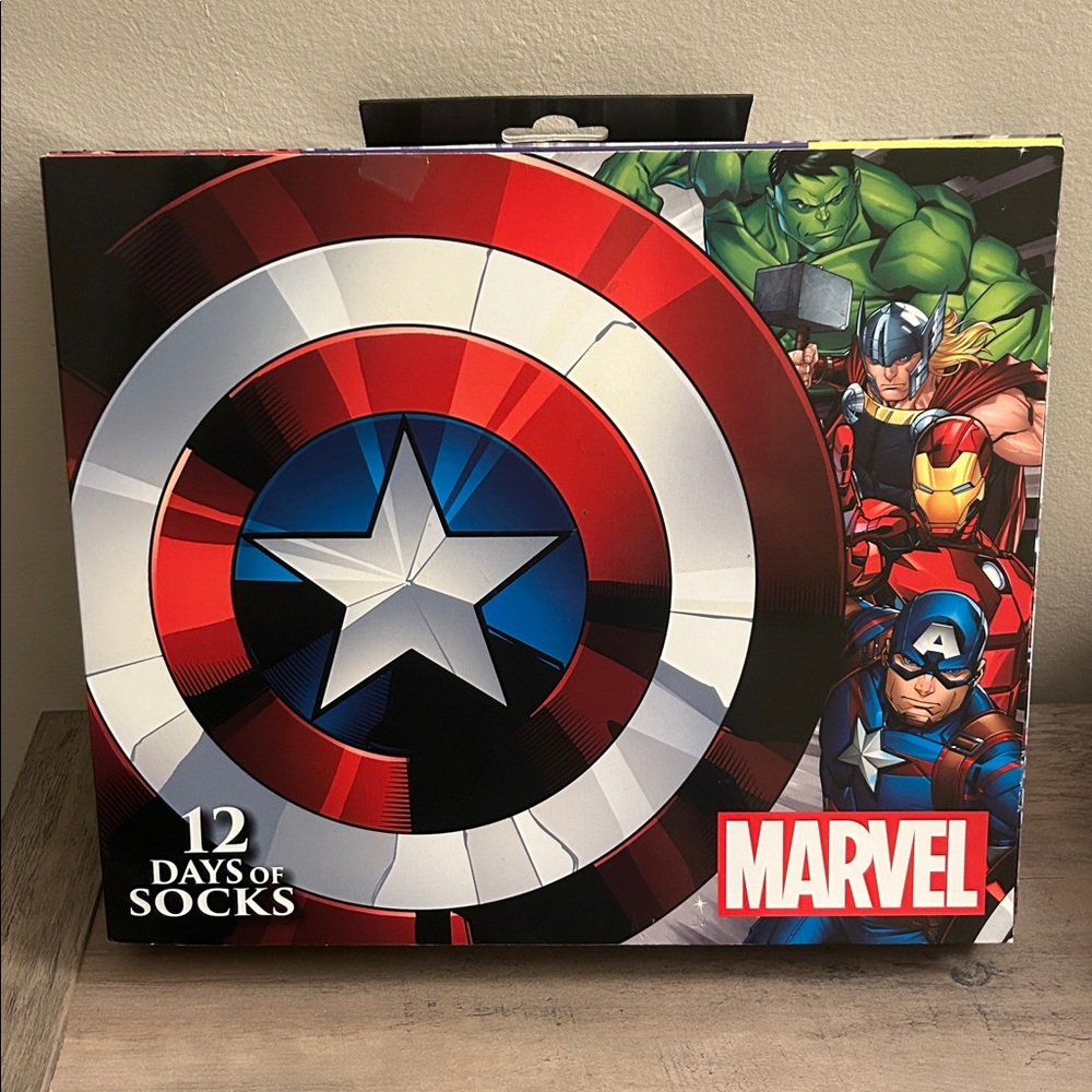 NEW Men's Marvel Avengers 12 Days of Socks Advent Calendar